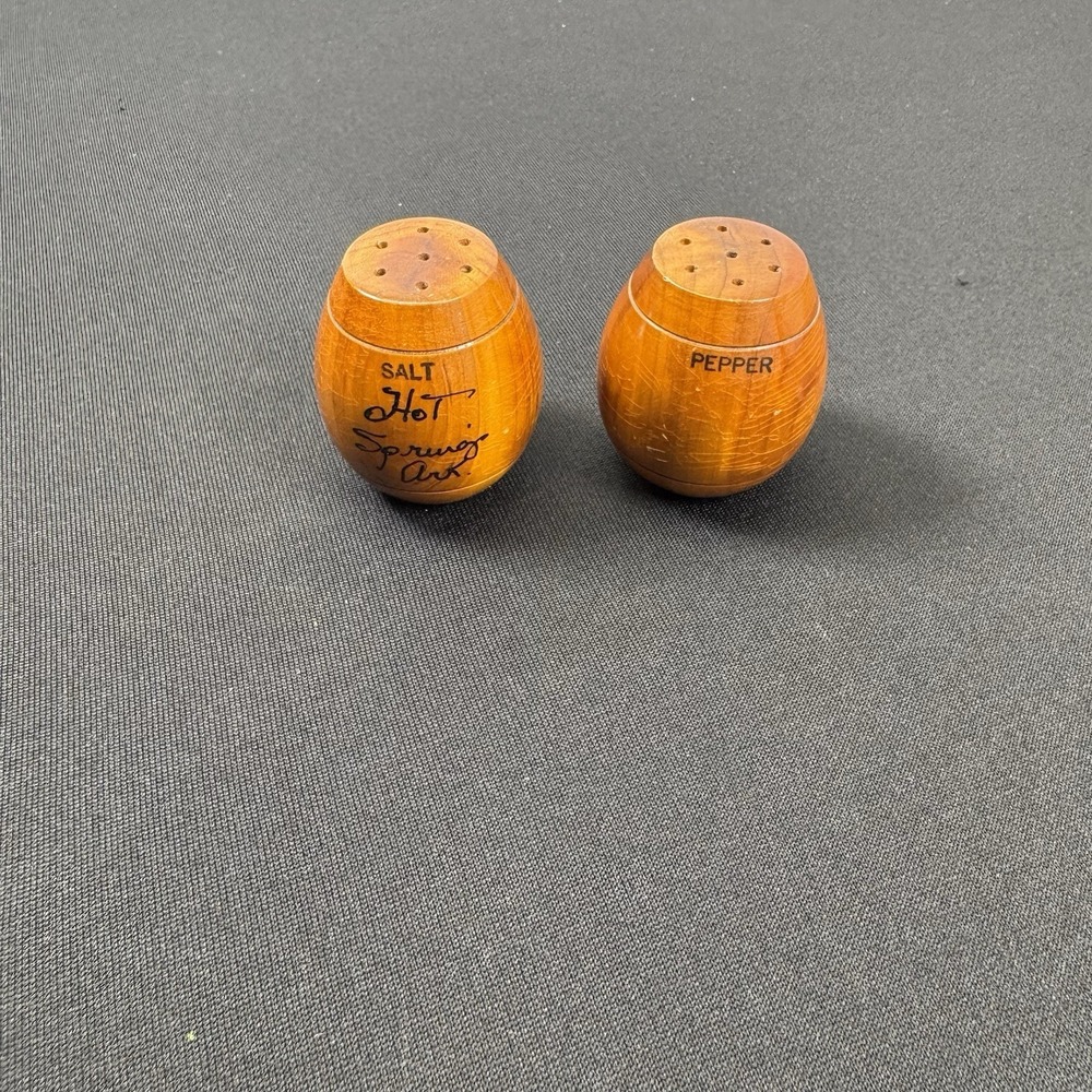 Vintage Miniature Wooden‎ Barrel Salt And Pepper Shakers Hot Springs, AR